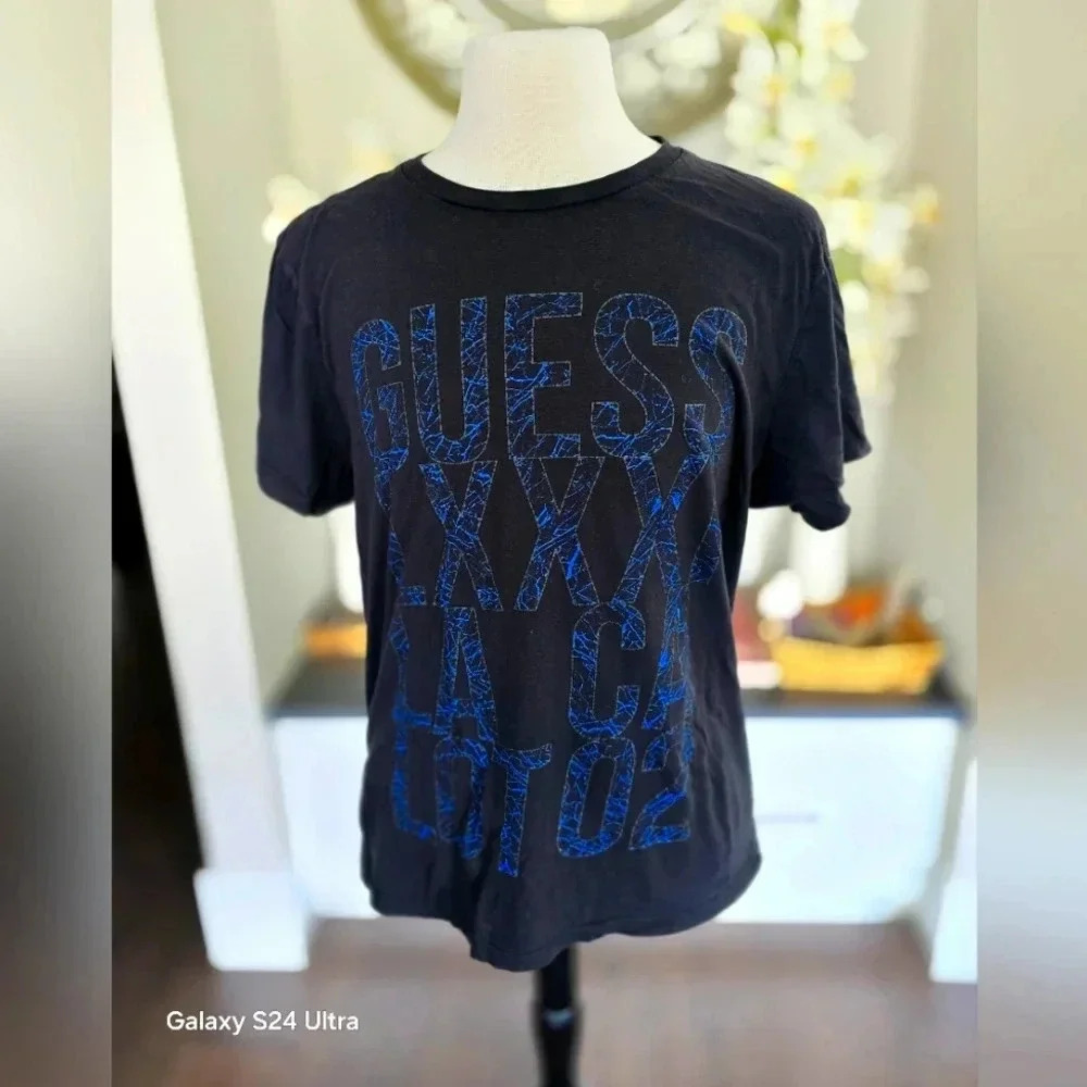 Guess Men's Extra Large T-Shirt